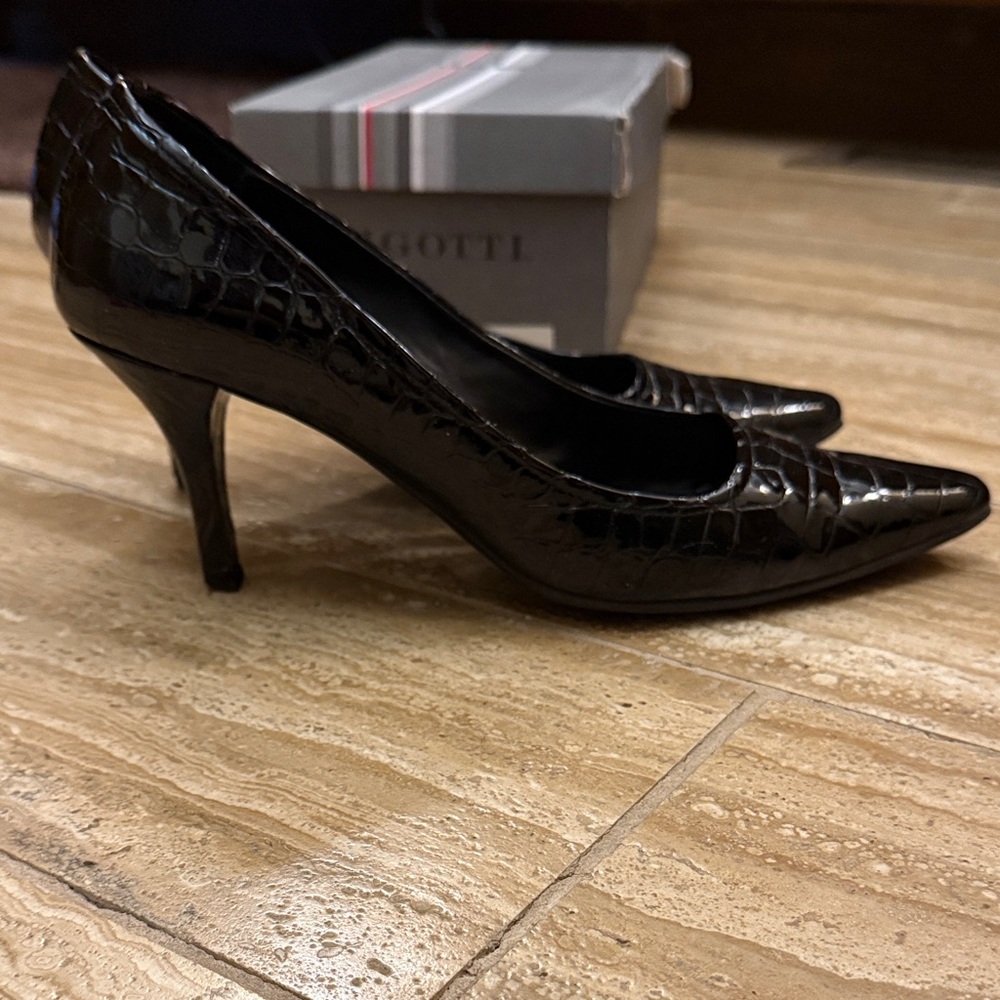 Vigotti Elegant Black Crocodile Heels Henia Size 9